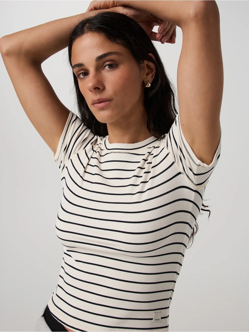 Vuori Pose Fitted Tee-NWT!!! - Picture 10 of 11